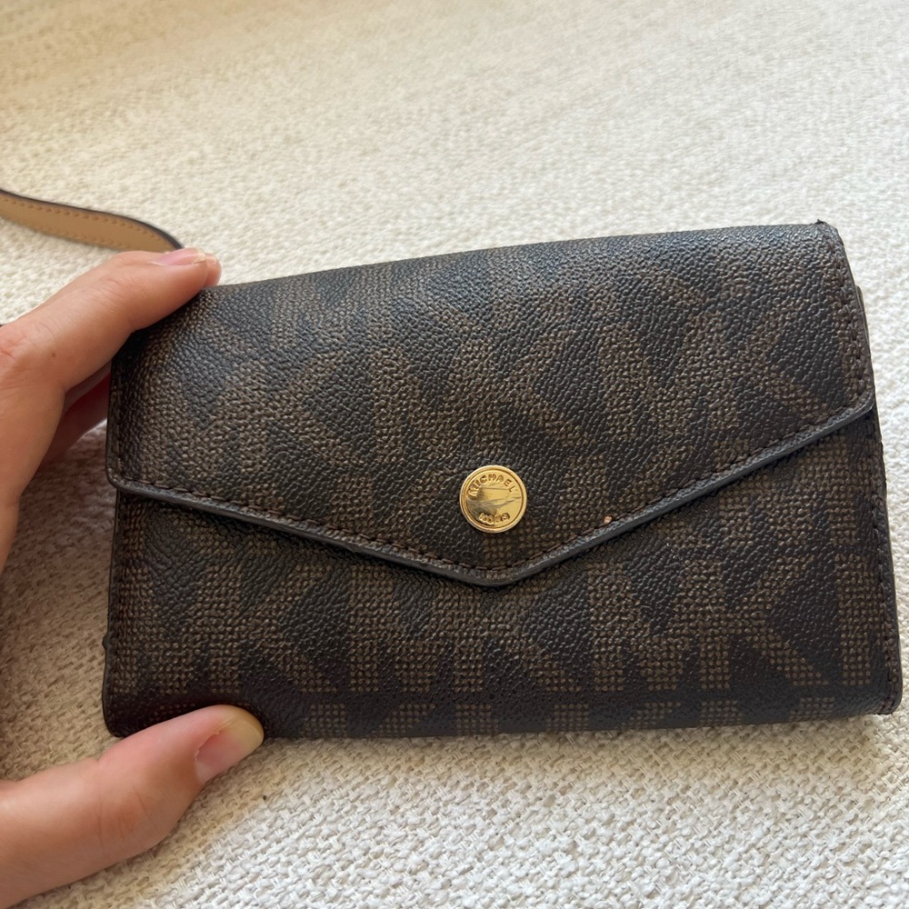 Michael Kors Mini Crossbody Bag - Picture 2 of 9